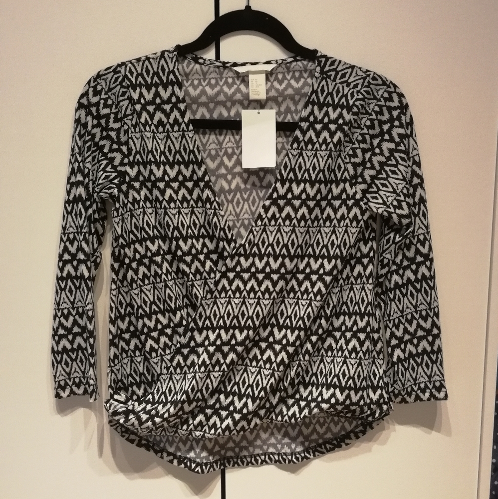 H&M Aztec printed Surplice neck faux wrap top high low hem XS NWT